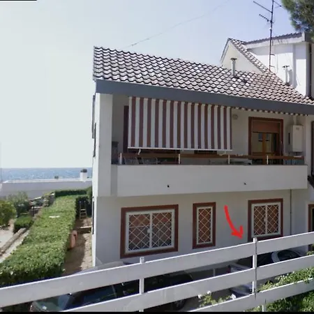 Casasantosa Un Tuffo In Mare E Sport * 산타 세베라
